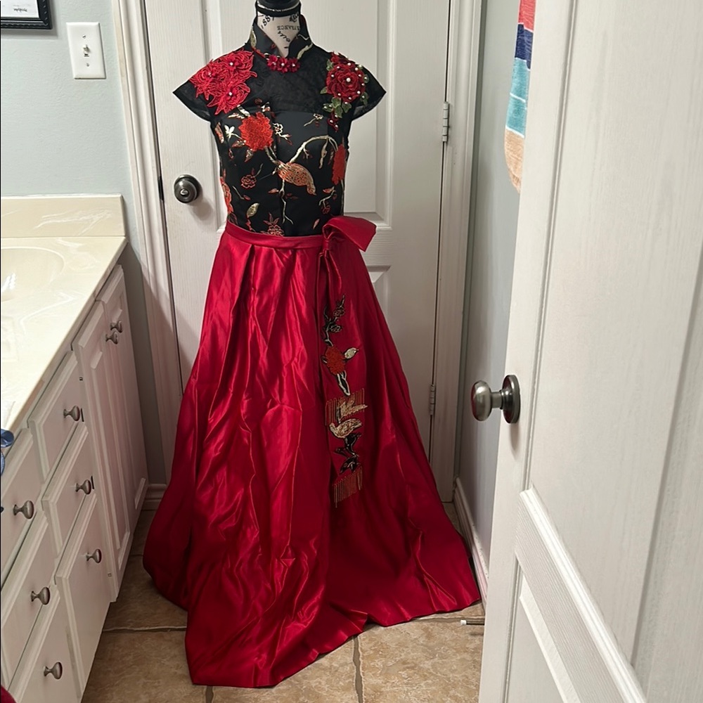 Elegant Red Floral Prom Dress